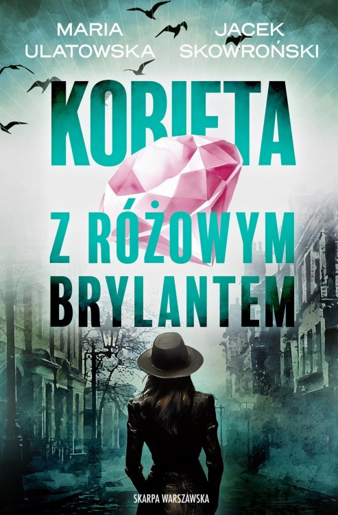 Kobieta z różowym brylantem