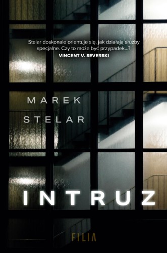 Intruz, Marek Stelar